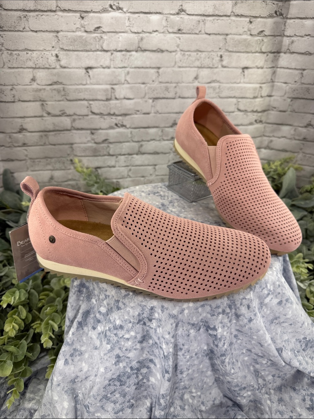 BEARPAW “Valencia” Dusty Pink Geo-Perforated Slip-on Sporty Casuals WMS 9M 🩷 NWT